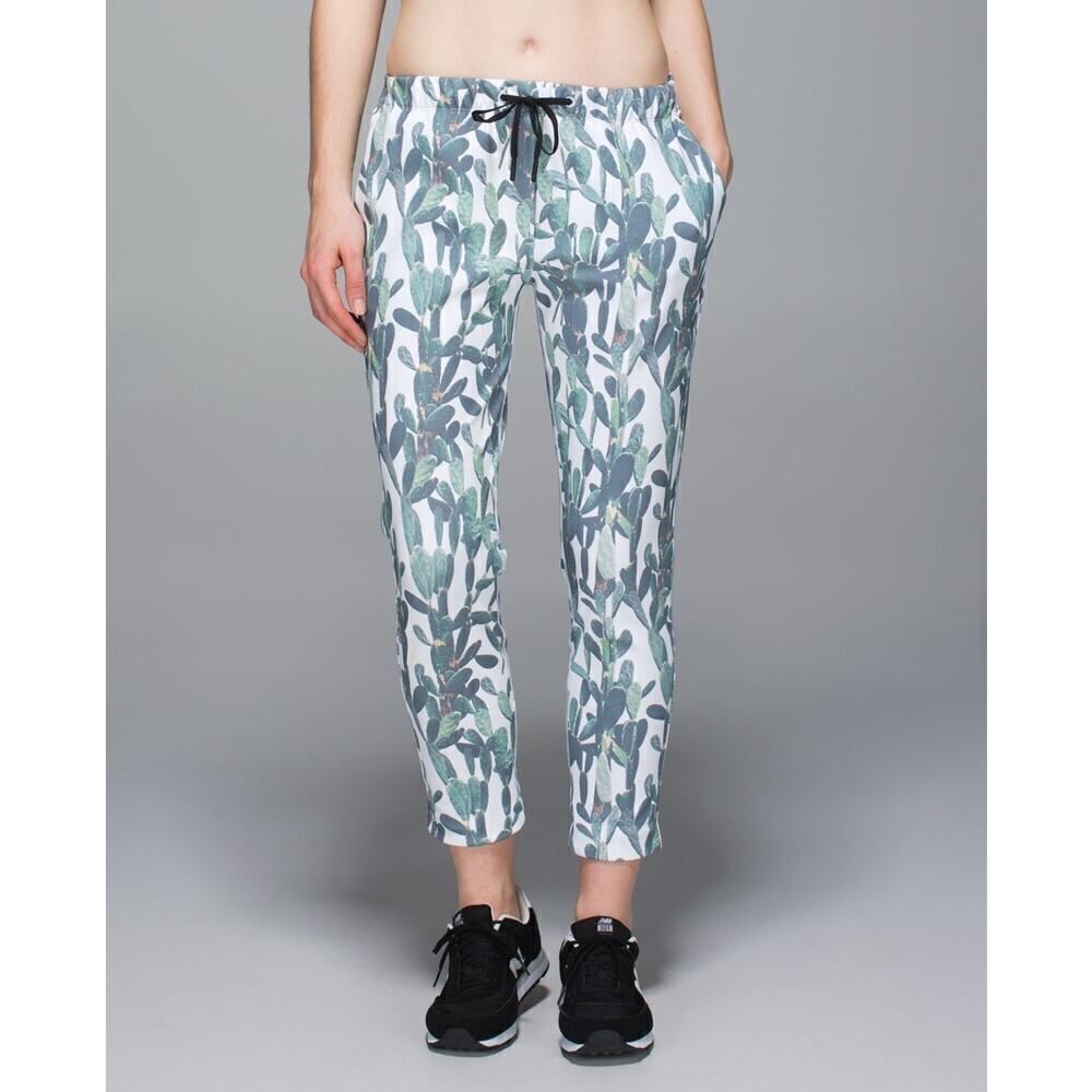 Lululemon Jet Crop Slim Trouser in Mini Prickly Pear White Multi / White